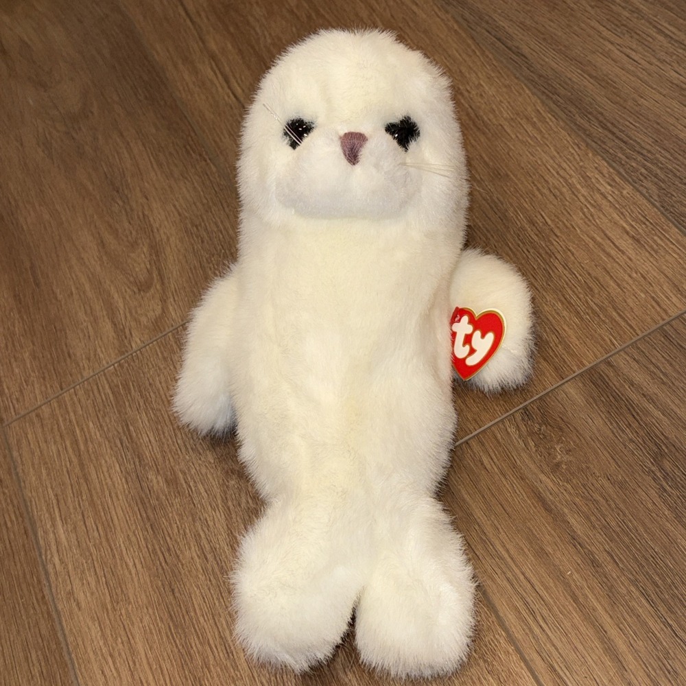 Vintage Ty Classic Plush Baby Misty Arctic Seal Pup Baby White 12" Brand New Tag